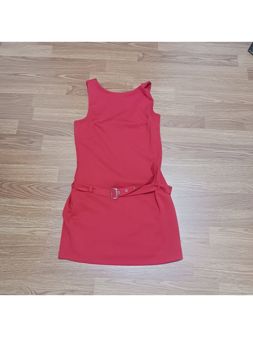 IRIS  women's Red  Sleeveless  Knit Top  w/ Belt Size  Medium